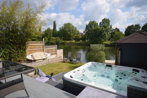 9 The Island, Thames Ditton, KT7 0SH