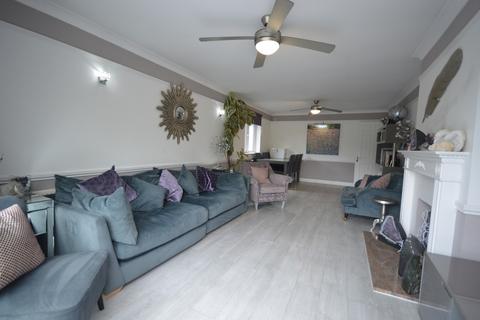 9 The Island, Thames Ditton, KT7 0SH