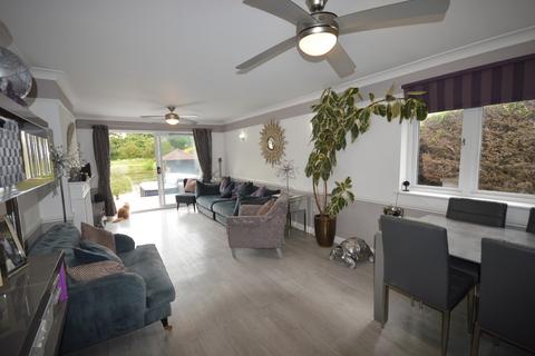 9 The Island, Thames Ditton, KT7 0SH