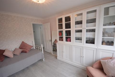 9 The Island, Thames Ditton, KT7 0SH