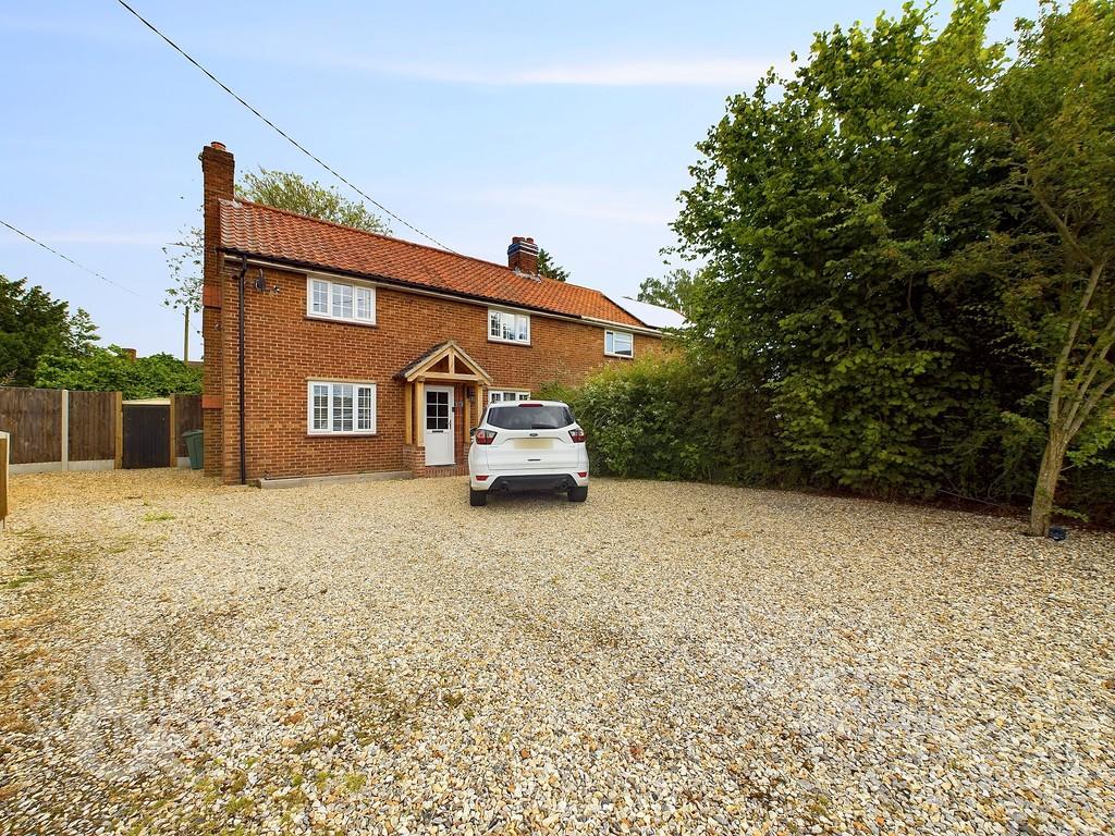 Julians Way, Pulham Market, Diss 4 bed semidetached house for sale £