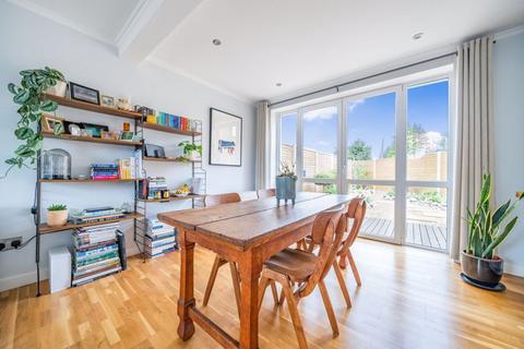 3 bedroom end of terrace house for sale, Beaconsfield Road, London SE9