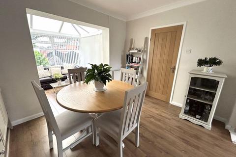 3 bedroom end of terrace house for sale, Wycliffe Road, Great Sutton