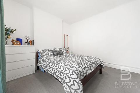 2 bedroom ground floor flat for sale, Lynn Court, Mitcham Lane