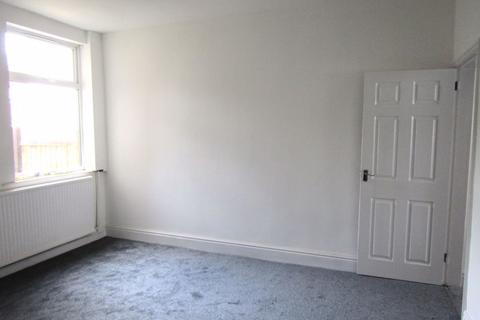 2 bedroom terraced house to rent, Avenue Road, Rotherham