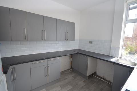 2 bedroom terraced house to rent, Avenue Road, Rotherham