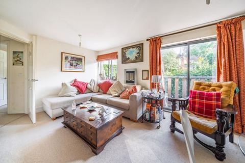 2 bedroom apartment for sale, Vicarage Hill, Alton