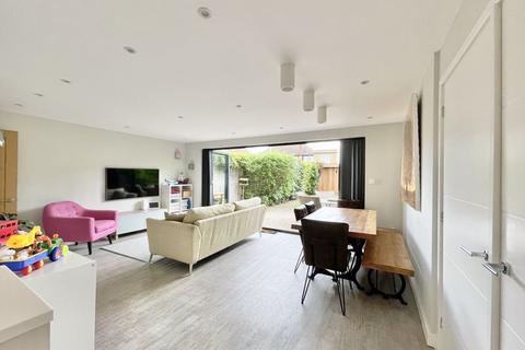 32 Cedarcroft Road, Chessington, KT9 1RP