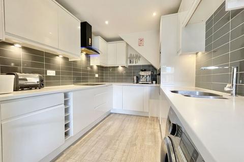32 Cedarcroft Road, Chessington, KT9 1RP