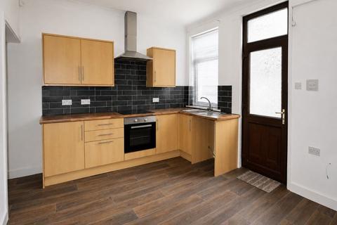 2 bedroom terraced house to rent, Gordon Street, Leigh