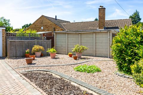 2 bedroom bungalow for sale, Sussex Gardens, Hucclecote, Gloucester