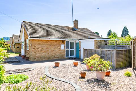 2 bedroom bungalow for sale, Sussex Gardens, Hucclecote, Gloucester