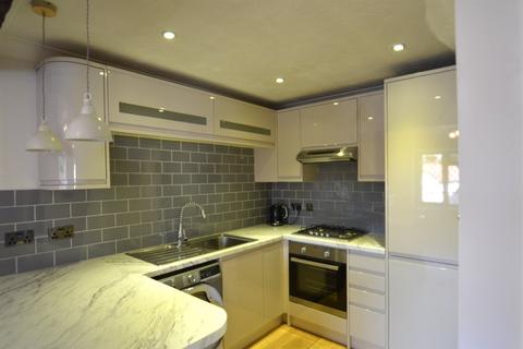 2 bedroom flat to rent, Nightingale Lane, Pulborough, West Sussex, RH20