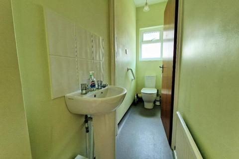 4 bedroom semi-detached house for sale, Beverley Gardens, Southend on Sea, Essex, SS2 6RS