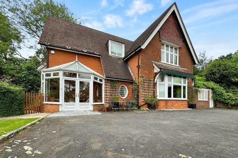 10 Westview Road, Warlingham, CR6 9JD
