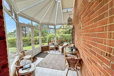 10 Westview Road, Warlingham, CR6 9JD