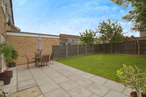 3 bedroom semi-detached house for sale, Crowson Way, Deeping St James, PE6 8EY