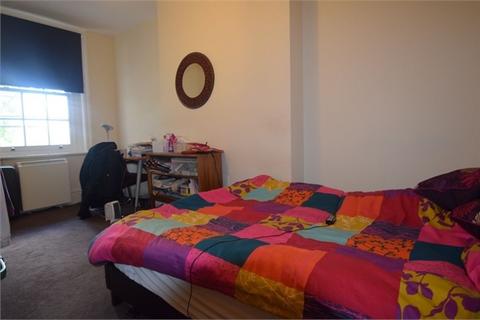3 bedroom apartment to rent, Cobourg Road, London SE5