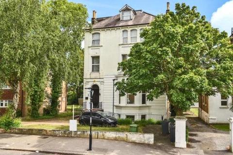 2 bedroom apartment for sale, Lancaster Road, London, SE25