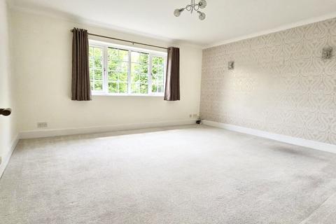 2 bedroom apartment to rent, Ladywood Court, Shortheath Road, Farnham
