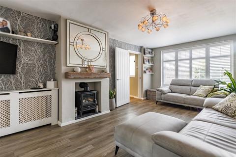 6 Beaconfield Way, Epping, CM16 5BA