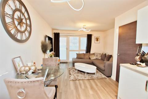 2 bedroom flat for sale, Darwin House, Holmesley Road, Borehamwood