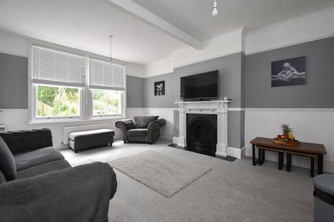 2 bedroom flat for sale, St Helens Park Road, Hastings