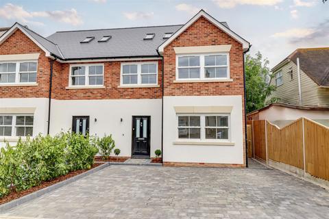 4 bedroom semi-detached house for sale, St. Clements Avenue, Leigh-on-Sea SS9