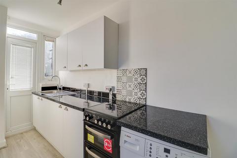 1 bedroom apartment for sale, Fairfax Drive, Southend-on-sea, SS0