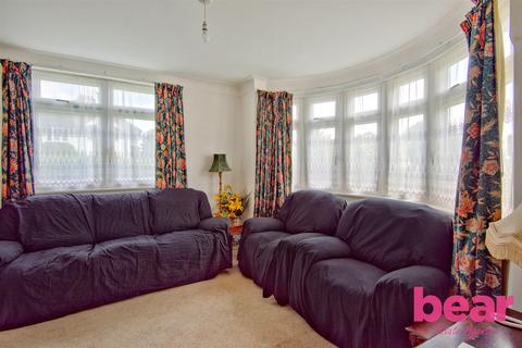 4 bedroom detached bungalow for sale, Southbourne Grove, Westcliff-on-Sea SS0