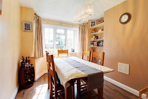 3 bedroom semi-detached house for sale, Tollgate Road, Colney Heath AL4