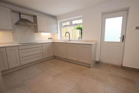 173 Apperley Road, Bradford, BD10 0AX