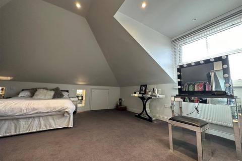 2 bedroom flat for sale, Nascot Road, Watford WD17