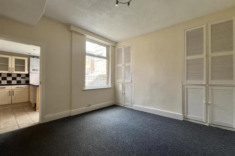 3 bedroom terraced house to rent, Beechville Avenue , Scarborough