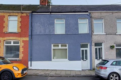 3 bedroom terraced house to rent, Plasnewydd Street, Maesteg