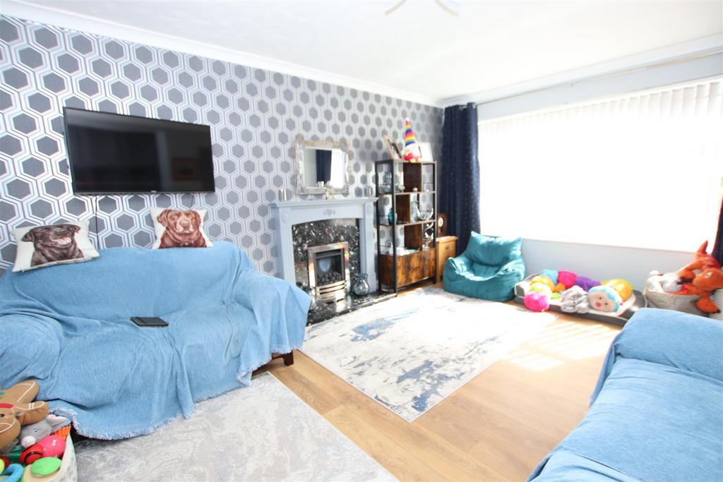 Cheltenham Road, Wrose, Bradford 3 bed townhouse for sale £150,000
