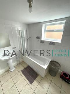 3 bedroom end of terrace house to rent, Beatrice Road, Leicester LE3