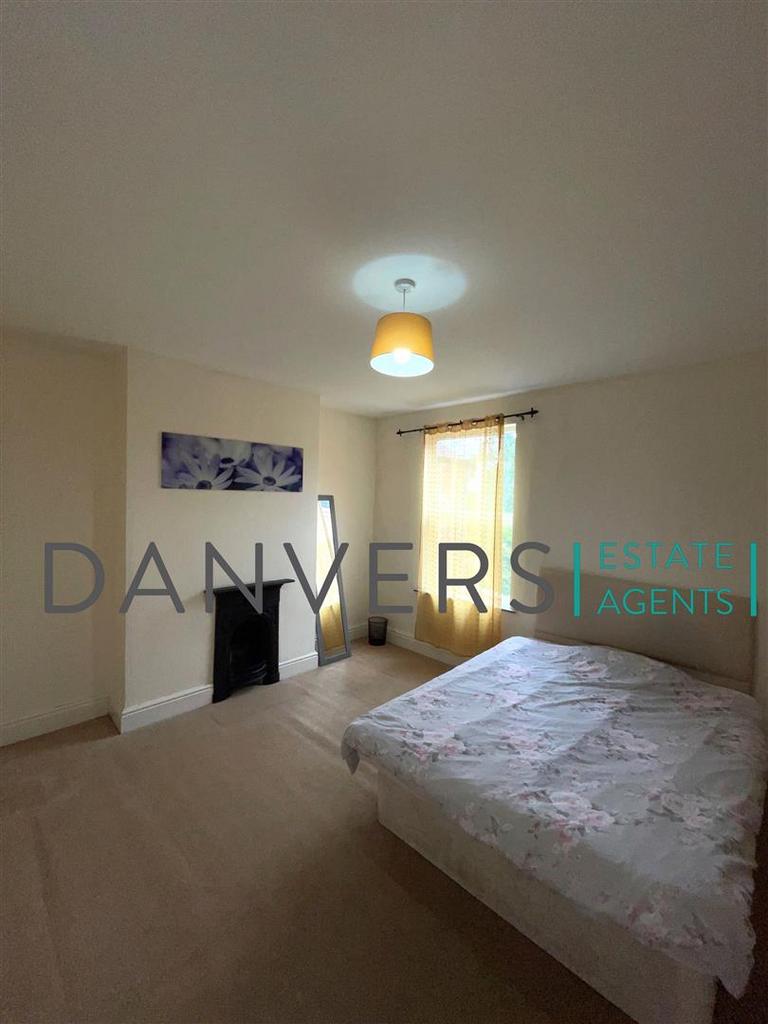 Beatrice Road, Leicester LE3 3 bed end of terrace house £1,100 pcm (£