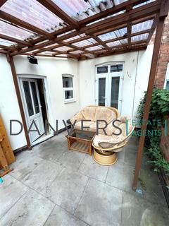 3 bedroom end of terrace house to rent, Beatrice Road, Leicester LE3