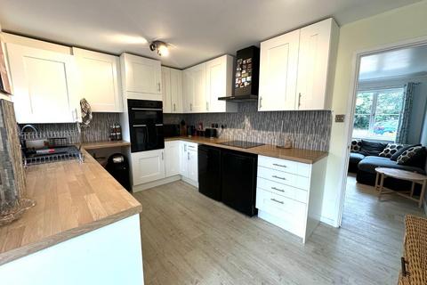 83 Dore Close, Northampton, NN3 8NJ