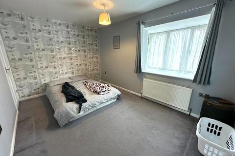 83 Dore Close, Northampton, NN3 8NJ