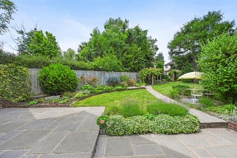 120 Banstead Road, Carshalton, SM5 3NH