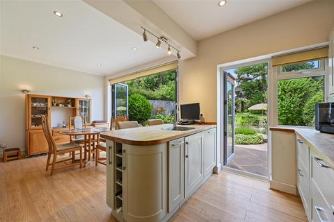 120 Banstead Road, Carshalton, SM5 3NH