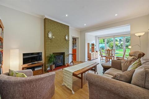 120 Banstead Road, Carshalton, SM5 3NH