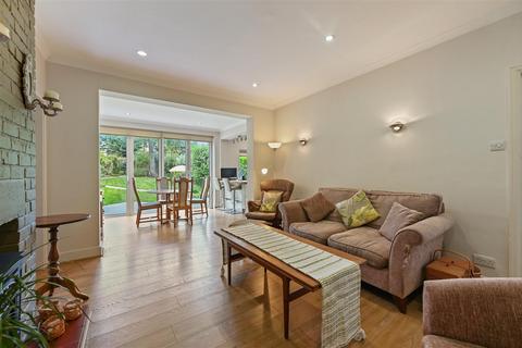 120 Banstead Road, Carshalton, SM5 3NH