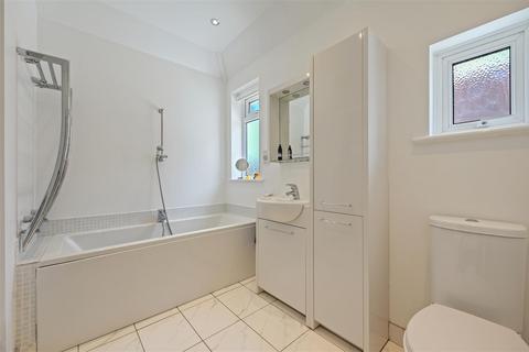 120 Banstead Road, Carshalton, SM5 3NH