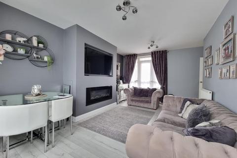 2 bedroom flat for sale, Longbridge Road, Barking
