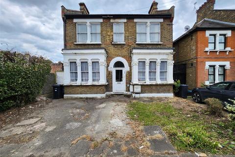 4 bedroom detached house for sale, Coventry Road, Ilford - DETACHED FAMILY HOME