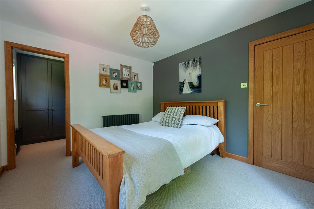 Bedroom 1..jpg