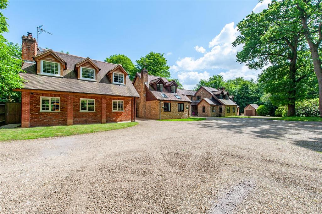 Central Lodge.jpg